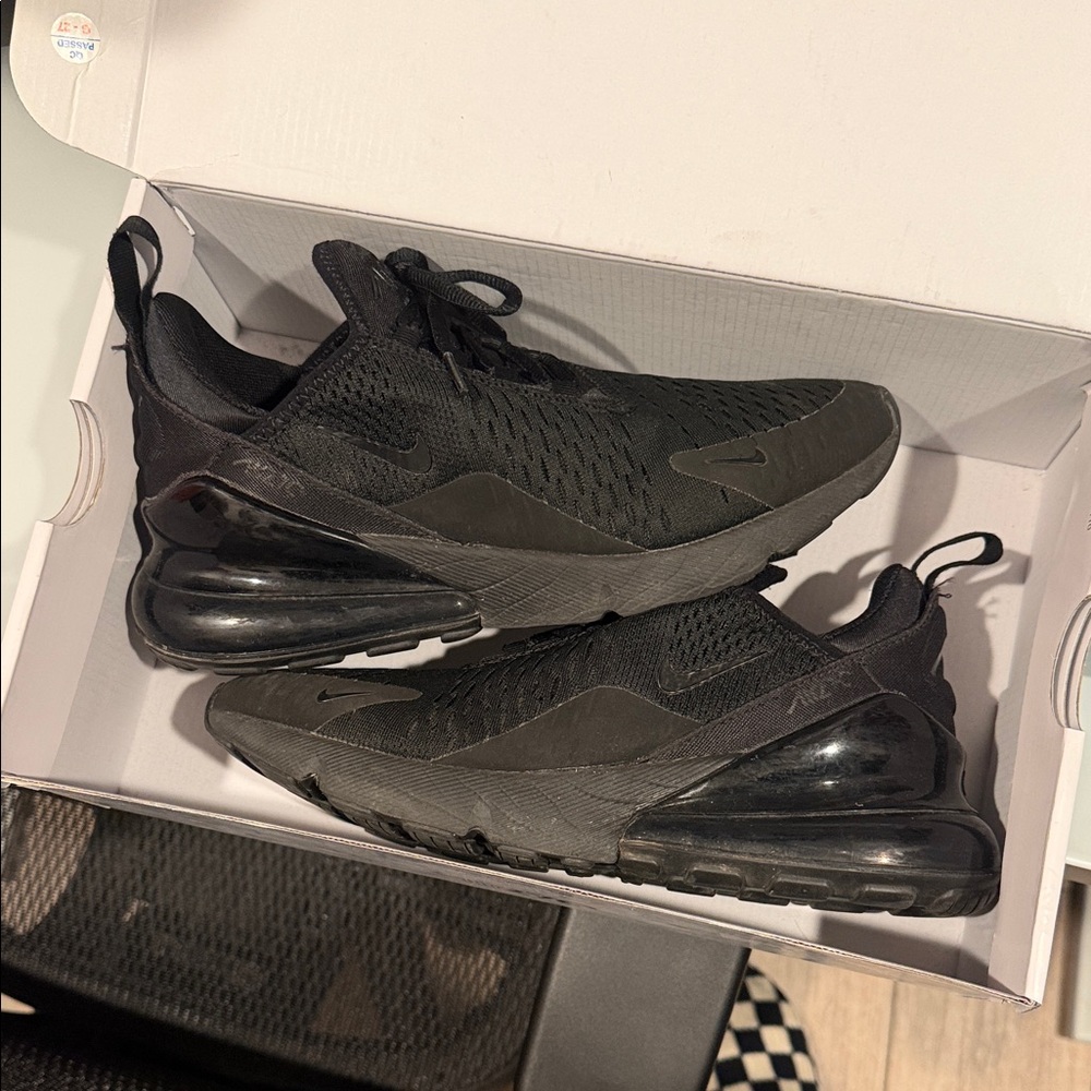Nike Women Black Air Max 270 Athletic Shoes